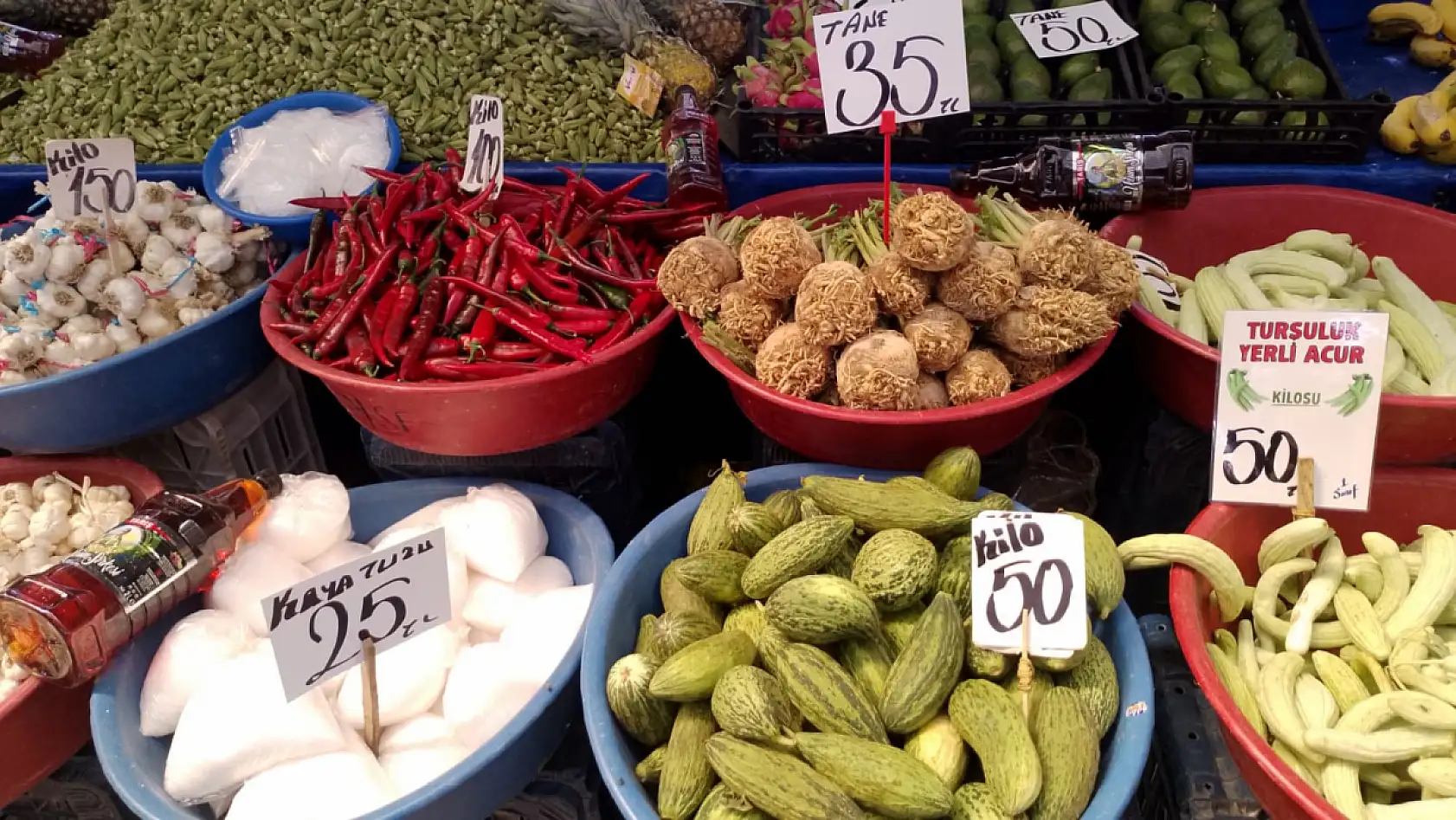 Turşu severlere kötü haber! Kayseri pazarında fiyatlar dudak uçuklatıyor