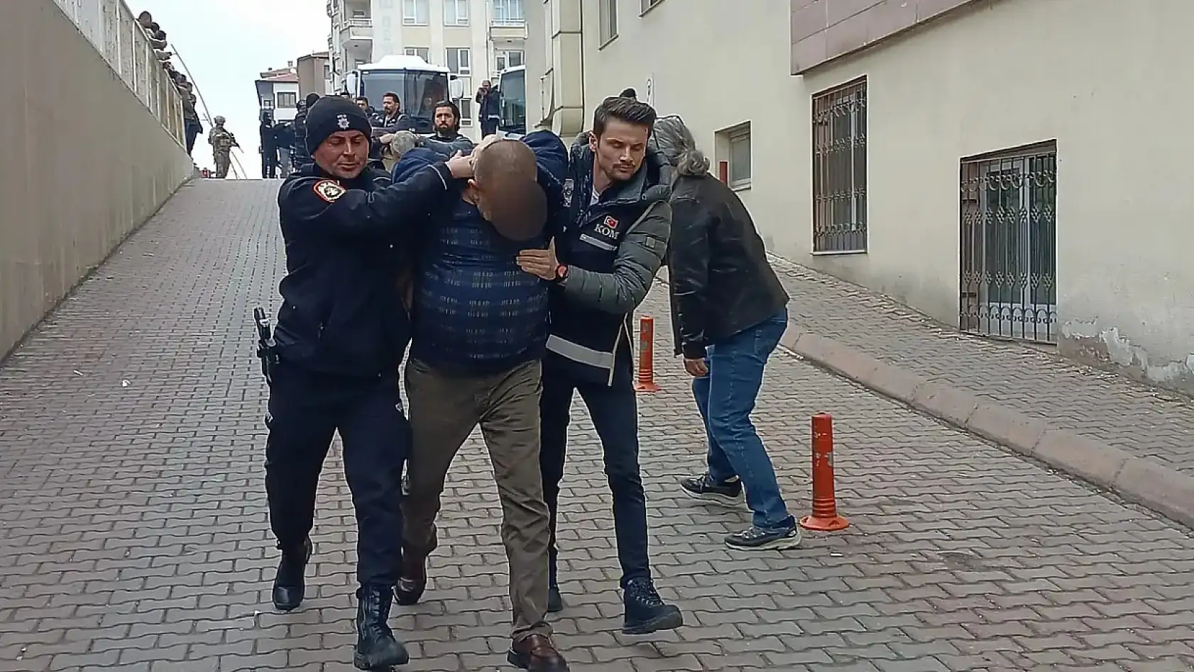 Kayseri'den Kısa Kısa: Operasyon, Tahir Keskinkılıç, Canlı Hayvan Pazarı…