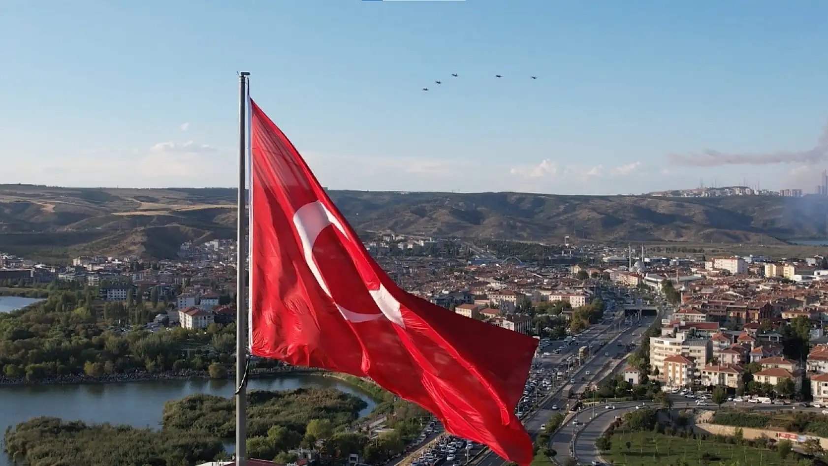 Anayasa'nın ilk 4 maddesi nedir? İlk 4 maddede hangi hükümler yer alır?