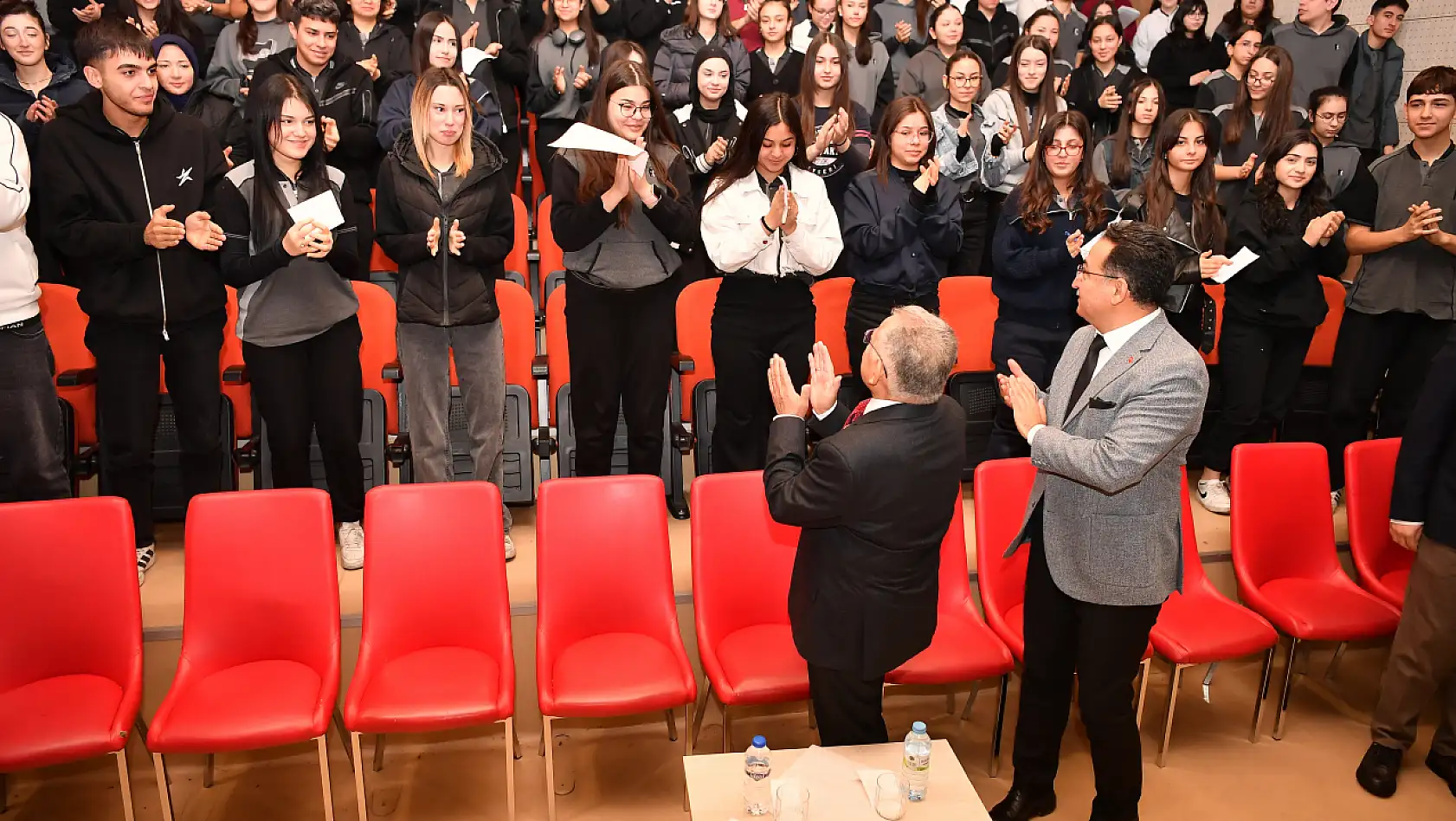 Başkan Büyükkılıç'tan lise öğrencilerine tavsiyeler