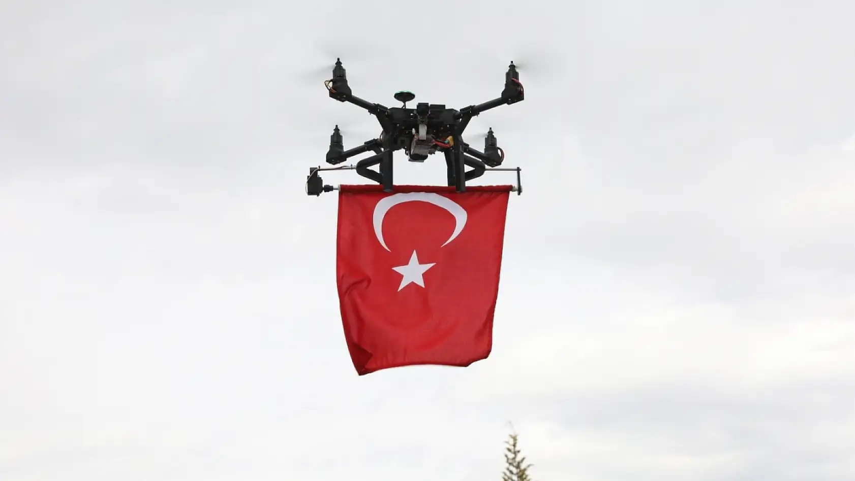 ''Gençlerimizin ürettiği her proje Türkiye'nin gücüne güç katacak''