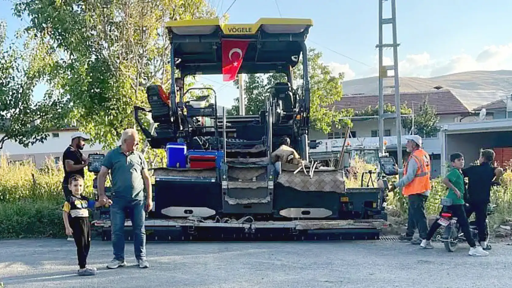 Kayseri'nin o ilçesinde yollar yenileniyor: Çalışmalar takdir topluyor!