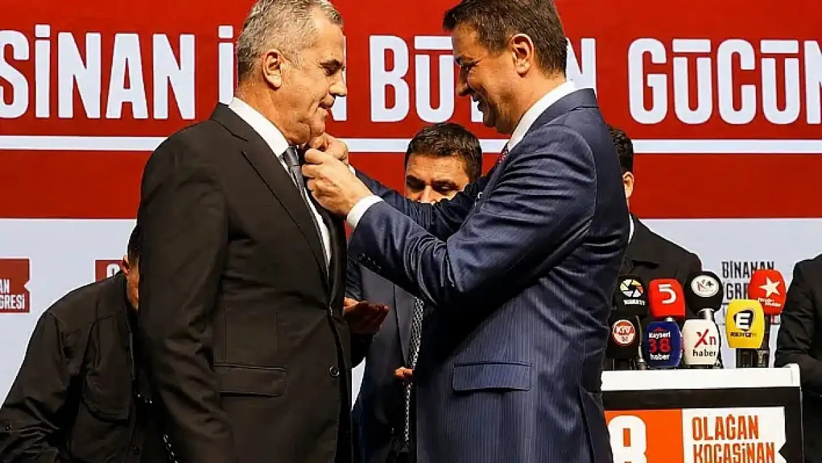 Kayseri'den Kısa Kısa: Eve Baskın, Zorunlu İniş, Ali Üstünel, Havuz Projesi, Kayserispor…