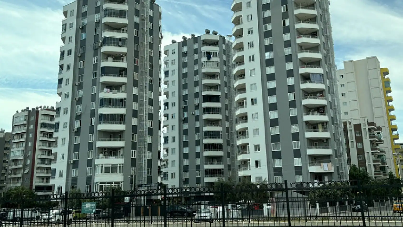 Konut alacak vatandaş kara kara kredi faiz oranlarını düşünüyor! Konut kredisi faiz oranları ne kadar oldu? Vatandaş ev sahibi olabilecek mi?