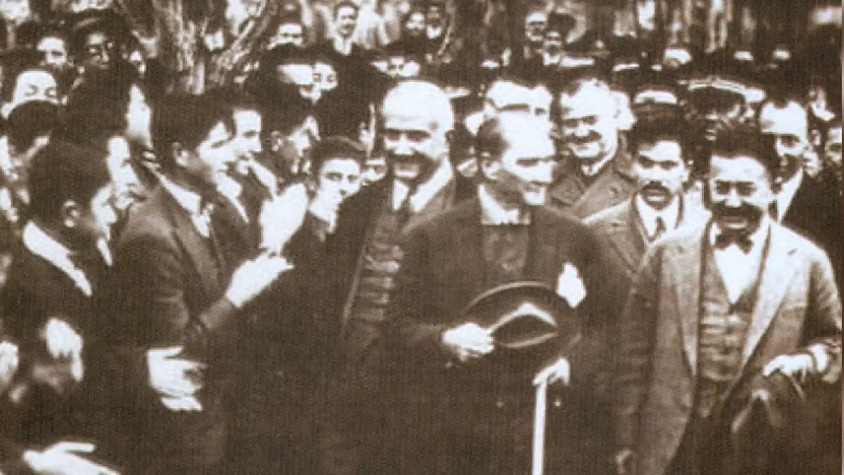 Kayseri'de büyük gün yarın - Herkes Cumhuriyet Meydanı'nda 105. yılı kutlayacak!