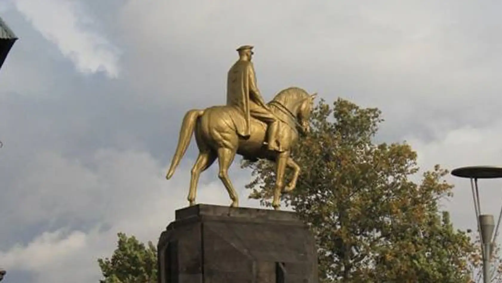 Kayseri'de büyük gün yarın - Herkes Cumhuriyet Meydanı'nda 105. yılı kutlayacak!