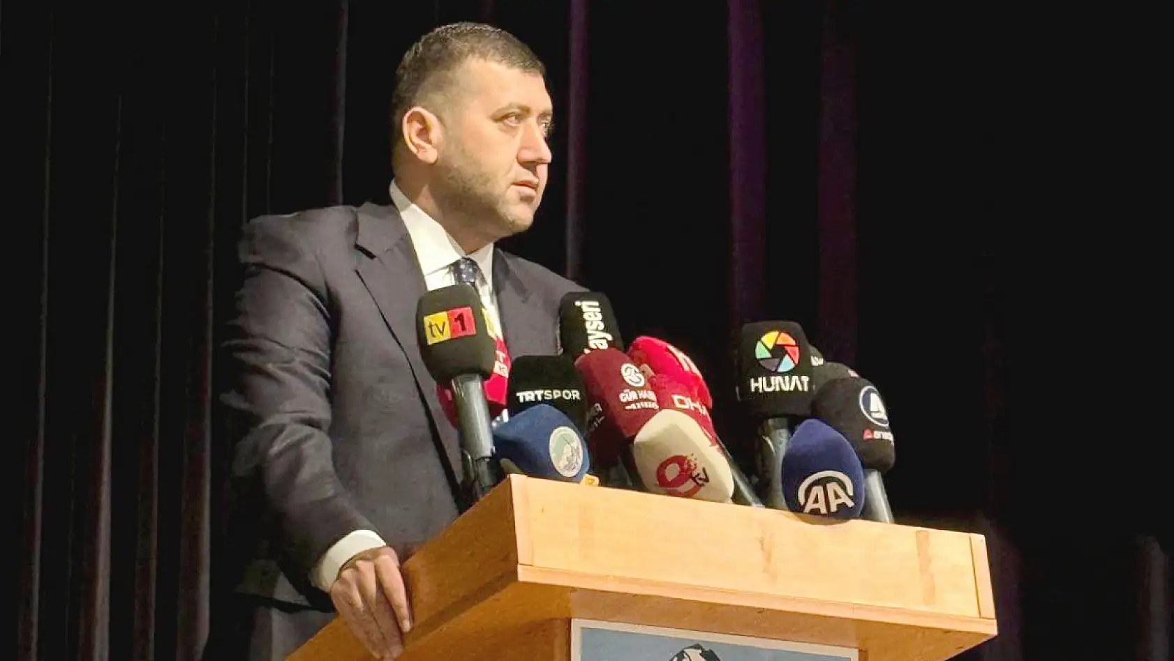 Hakan Çiftci yazdı: Siyaset değil, yürek meselesi: Kayserispor'un arkasında Baki Ersoy vardı