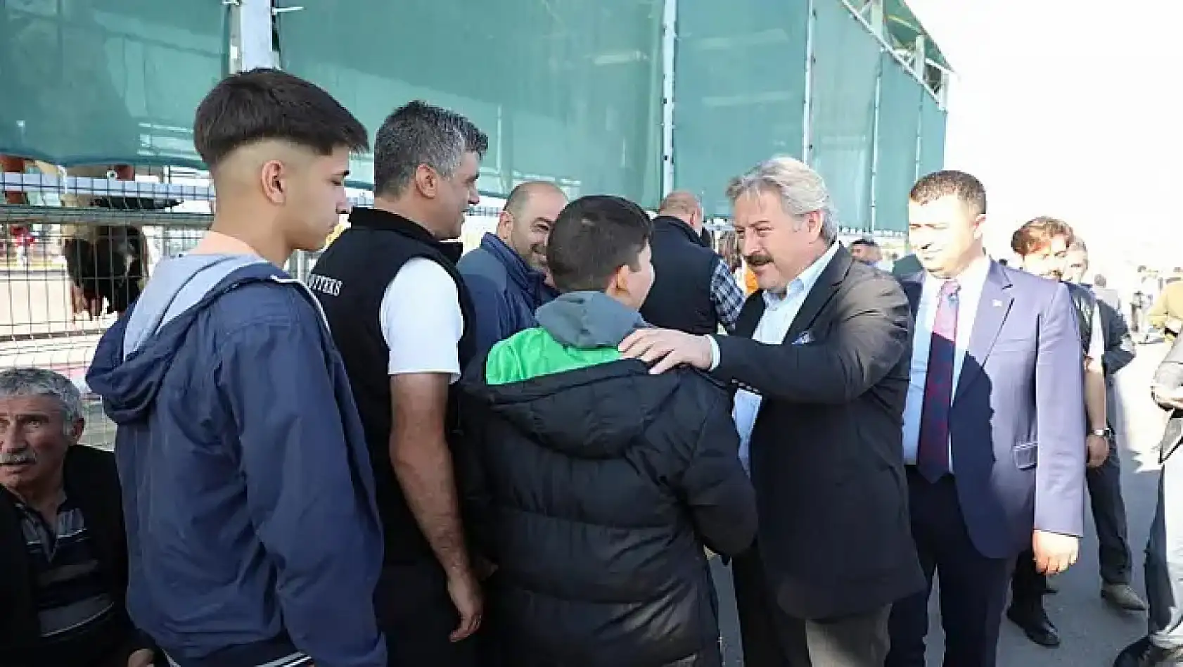 Kayseri'de bayramın ilk günü neler yaşandı? - Acemi kasaplar, Hileli sucuk ve uyarılar...