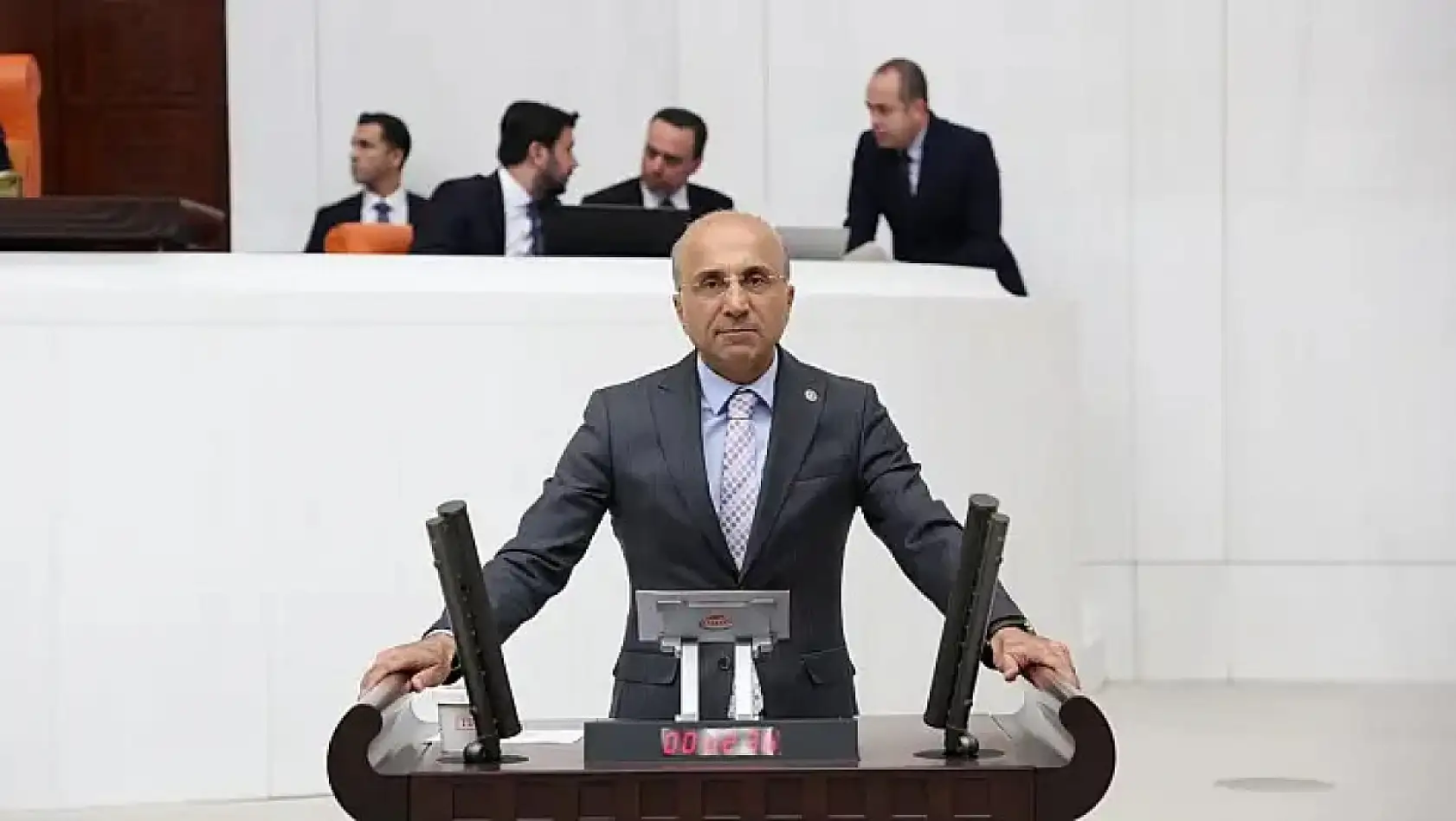 Kayseri kısa kısa: TOKİ dolandırıcılık, Hulusi Akar, Afyon sucuğu, Kayserispor...