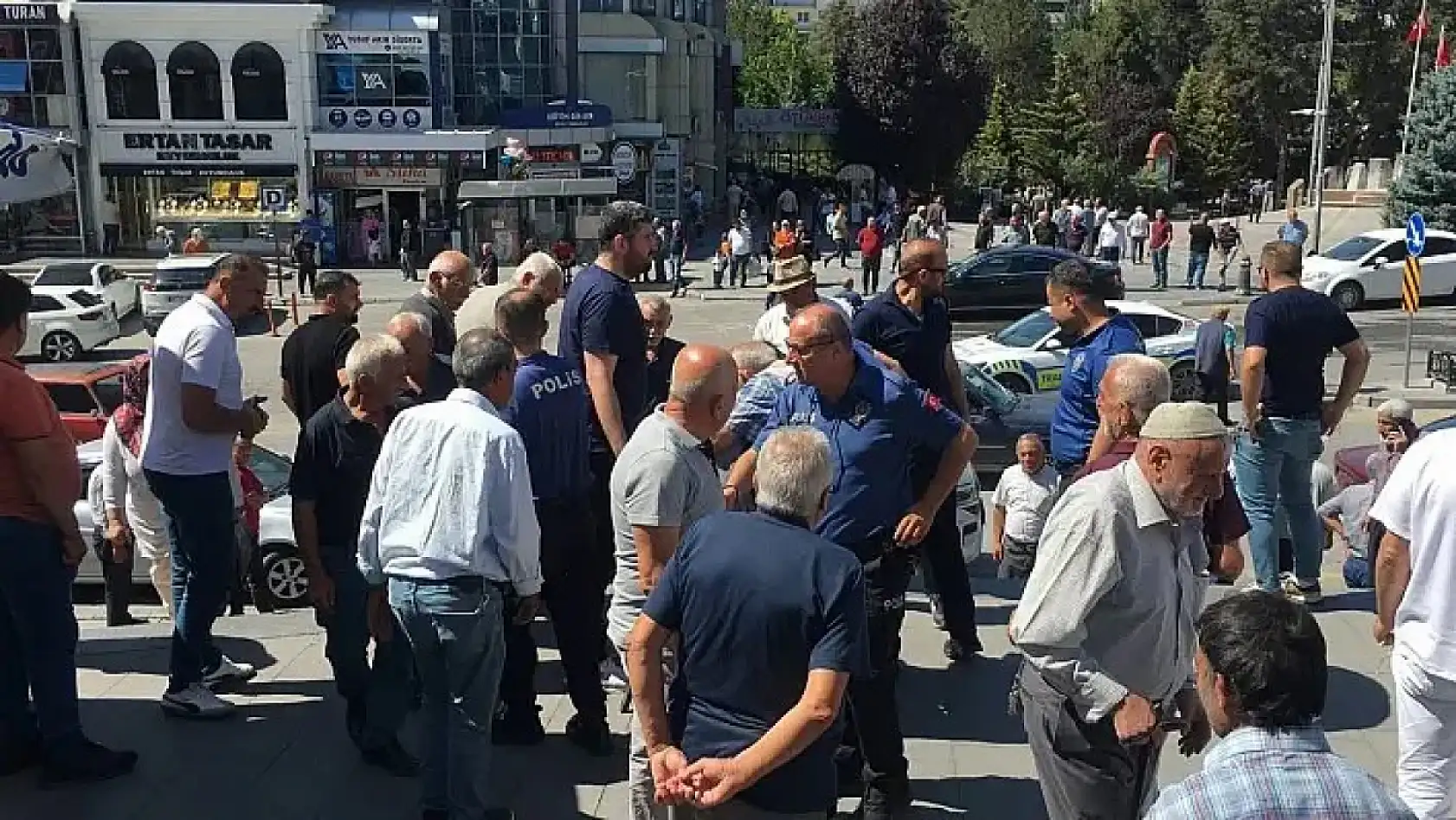 Kayseri'den kısa kısa: Kavga, Kaza, Sucuk İfşa, Develi, Kayserispor...