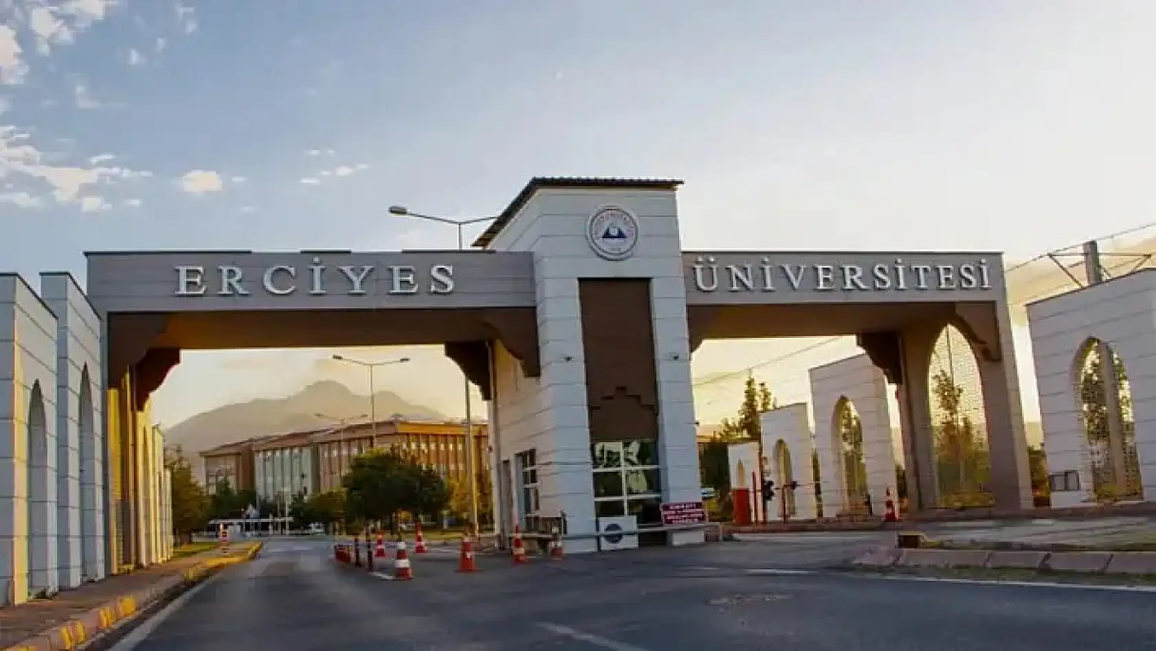 Kayseri'den kısa kısa: Cami olayı, Murat Cahid Cıngı, ERÜ, Eylem, Kayserispor...