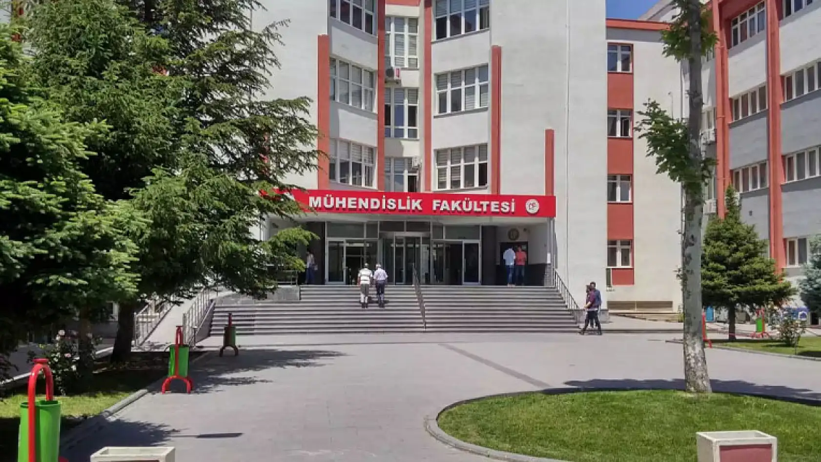 Erciyes Üniversitesi'nde büyük gurur - Rektöre tebrik yağıyor!