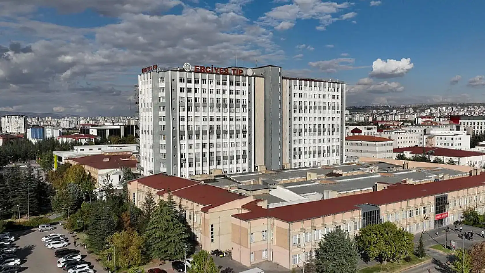 Erciyes Üniversitesi'nde büyük gurur - Rektöre tebrik yağıyor!