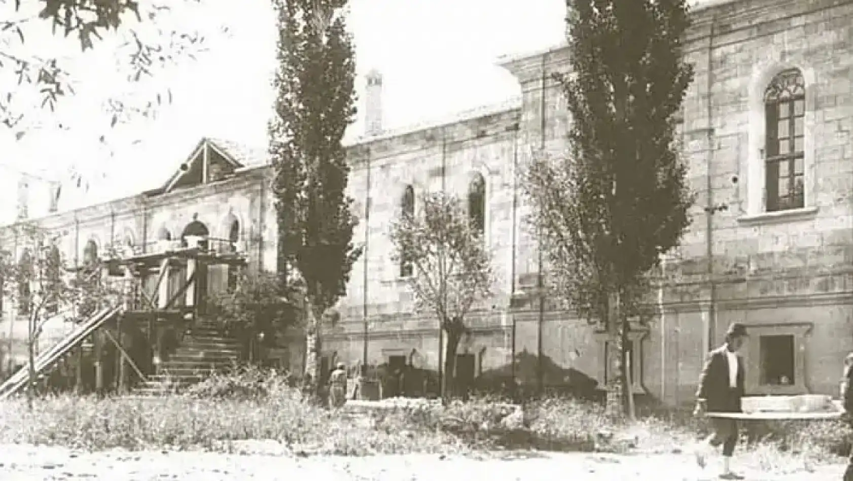 Kayseri'den kısa kısa: Okul bahçesindeki olay, Müjde, İftar çadırı, Şehit İsmet Eraslan, Kayserispor....