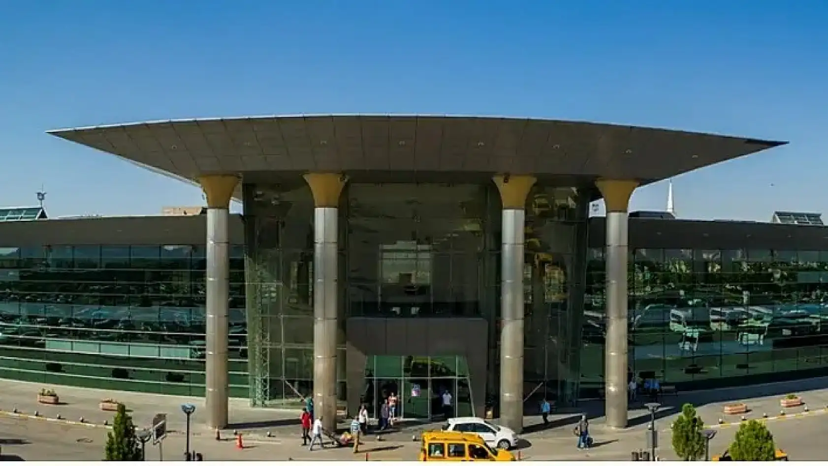 Kayseri kısa kısa: Kaza, Memduh Büyükkılıç, Yeni Terminal, Kart38, Festival, Kayserispor...