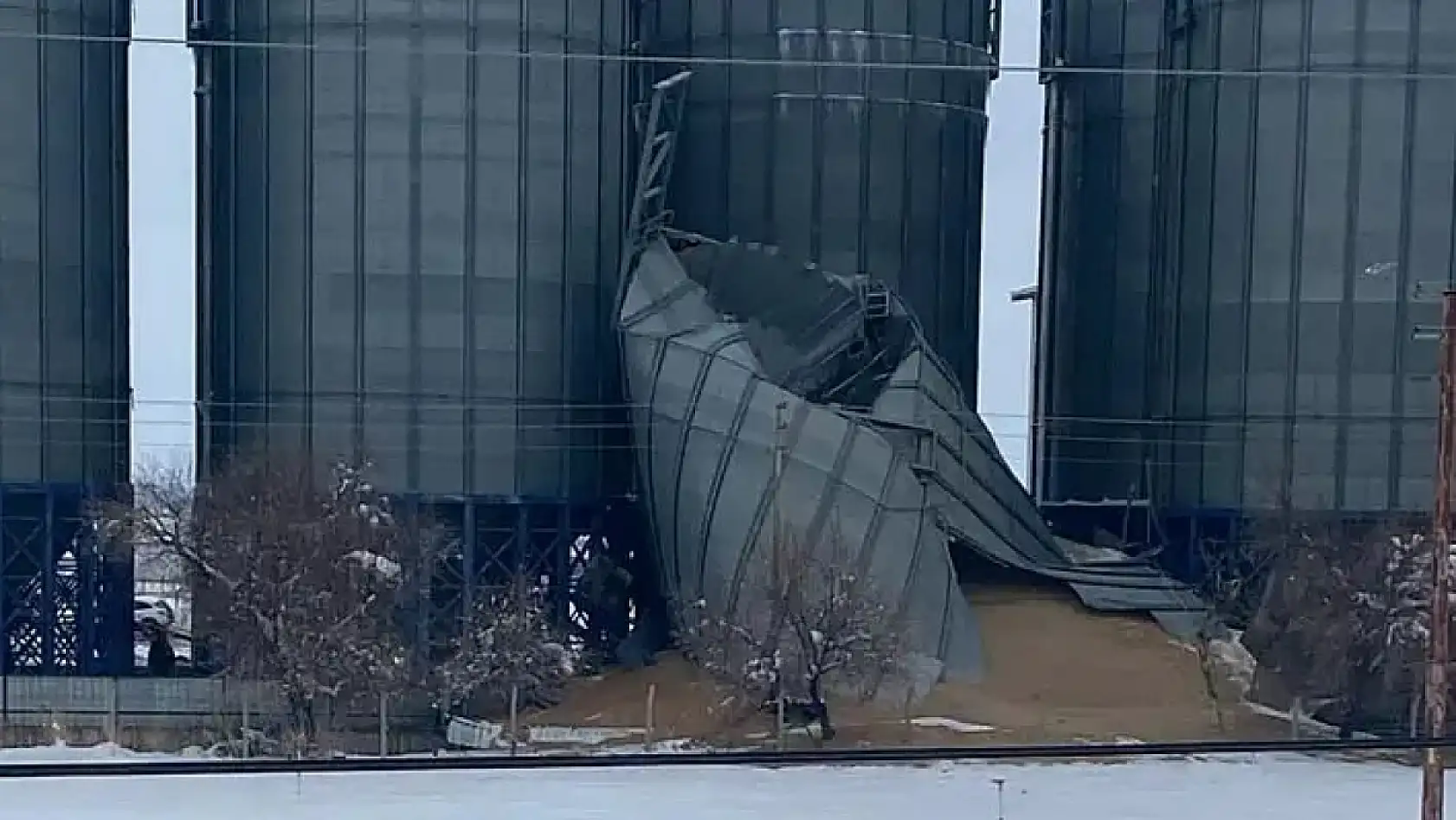 Kayseri'nin 15 Şubat günlüğü - Depo çökmesi, yıkım, vefat, zam, fabrika, kar yağışı, Kayserispor... Kısa kısa haberler!