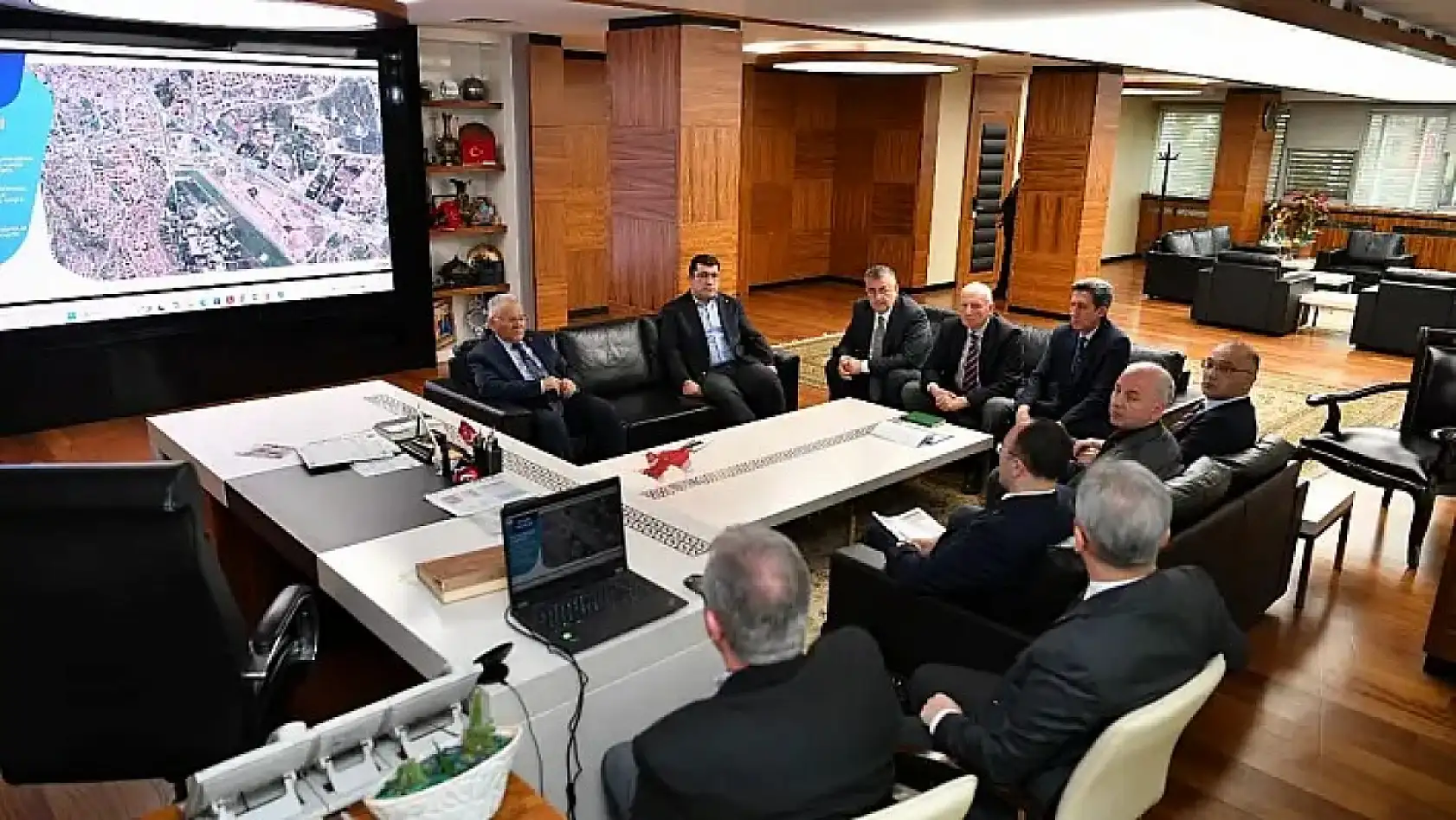 Bayramda açık ve kapalı olan yerler, Zam, Zirve, Yatırım, Bayramlaşma, Fırtına uyarısı - İşte Kayseri'de yaşananlar...