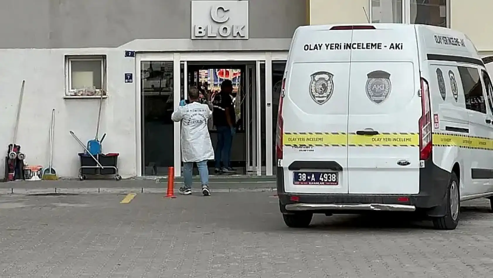 Kayseri'den Kısa Kısa: Okul Önünde Silah Paniği, Şüpheli Ölüm, Sandık, Sağanak, Kayserispor…