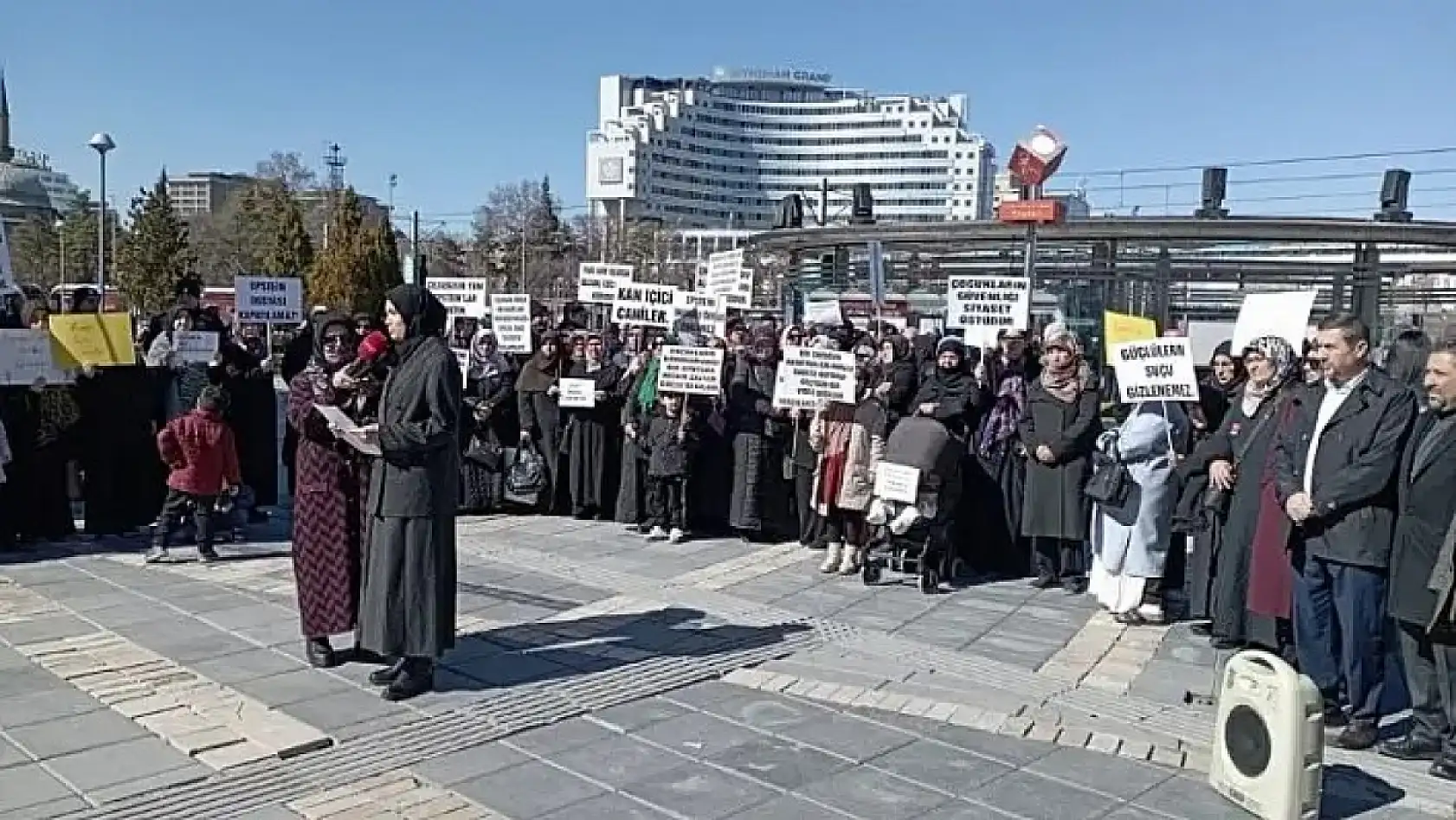 Kayseri'den Kısa Kısa: Dev Operasyon, Vekil Akar, Epsitein Dosyası, Cemevi Tartışması, Kayserispor…