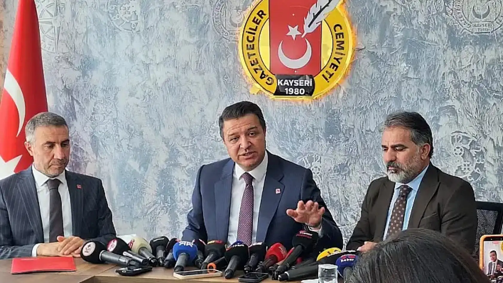 Kayseri'den Kısa Kısa: Firari Hükümlü, Özgür Özel, İstifa, Mahmut Arıkan, Restorasyon, Kayserispor…