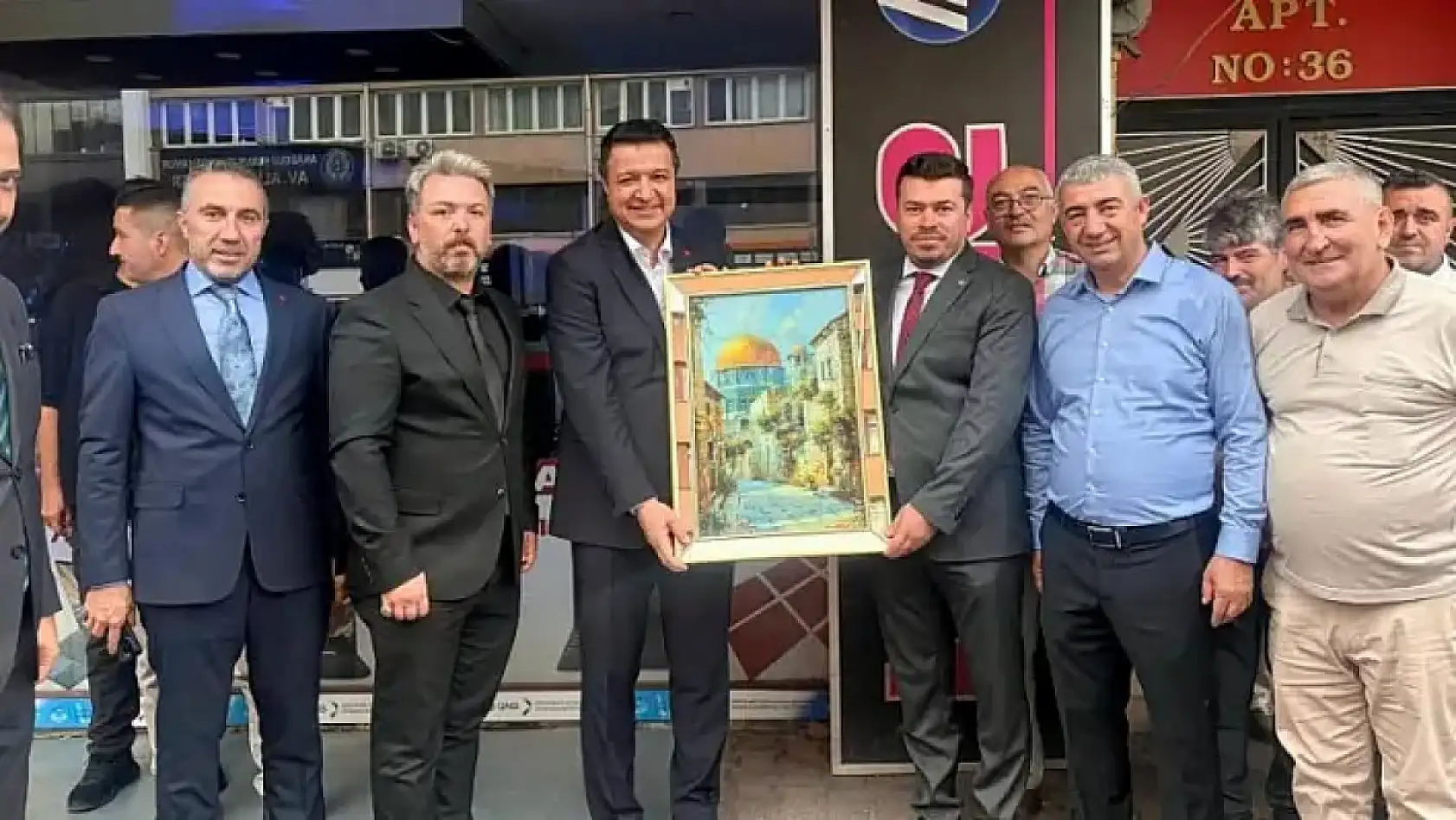 Kayseri'den Kısa Kısa: Tramvayda Tabancayla Yaralanan Şahıs, Mahmut Arıkan, Robotik Süt Sağım Makinesi, Kayserispor…