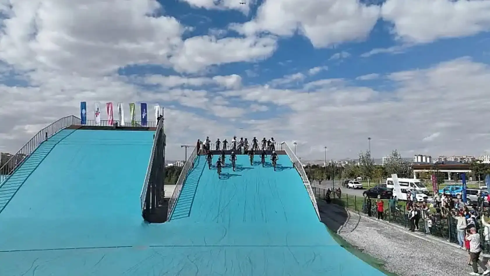 Kayseri'den kısa kısa: Göç, Hızlı Tren, Pastırma-Sucuk,  Millet Bahçesi, Kayserispor…