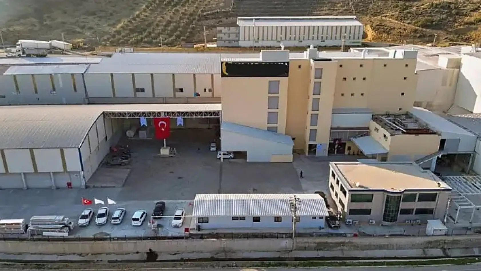 Kayseri kısa kısa: İstihdam, Samsunlu şirket, TOMTAŞ, Yıkım, Cumhuriyet Meydanı, Kayserispor...