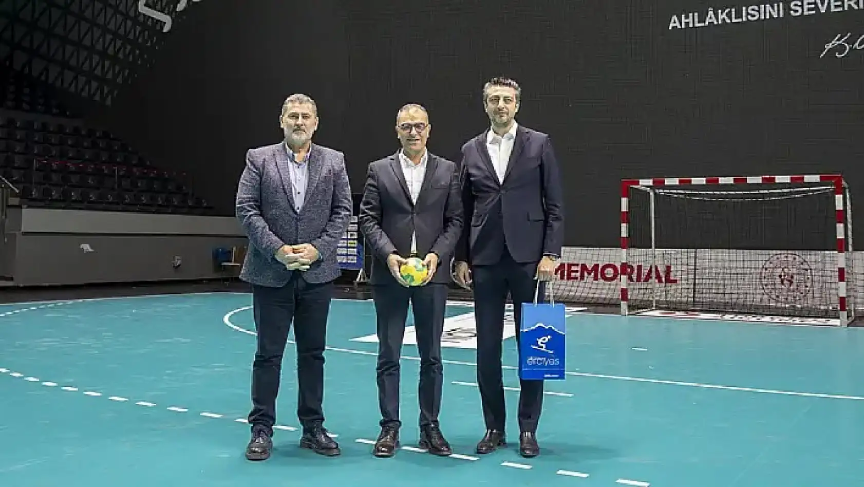 Kayseri'den kısa kısa: DEAŞ operasyon, Ulaşım AŞ, Yahyalı, Erciyes, Ferdi Tayfur... - İşte 3 Ocak 2025 Cuma günü şehirden haberler!