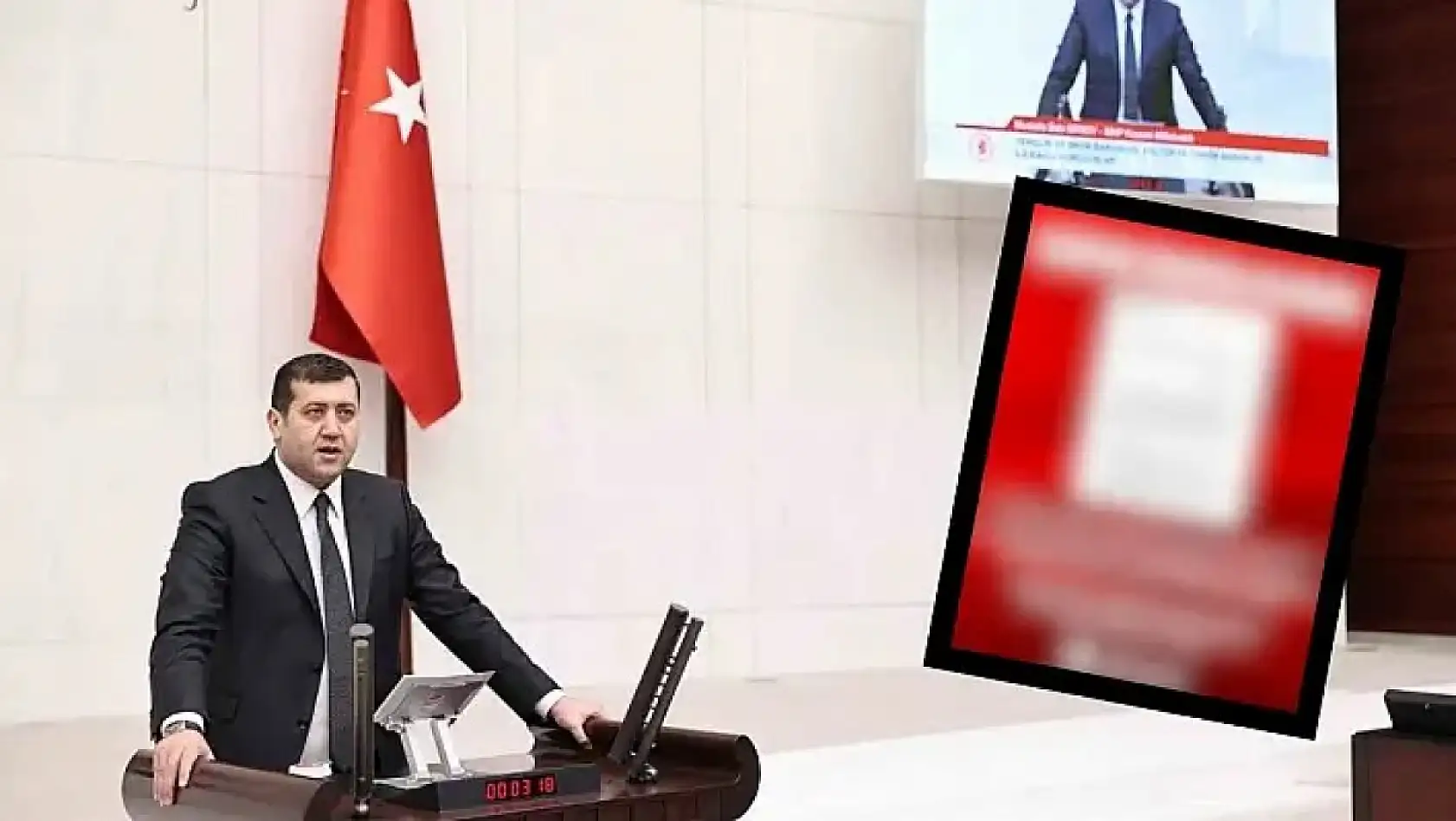 Kayseri'de kısa kısa:  Trafik kazası, Cumhuriyet Meydanı, Mimar Sinan, Kayserispor…