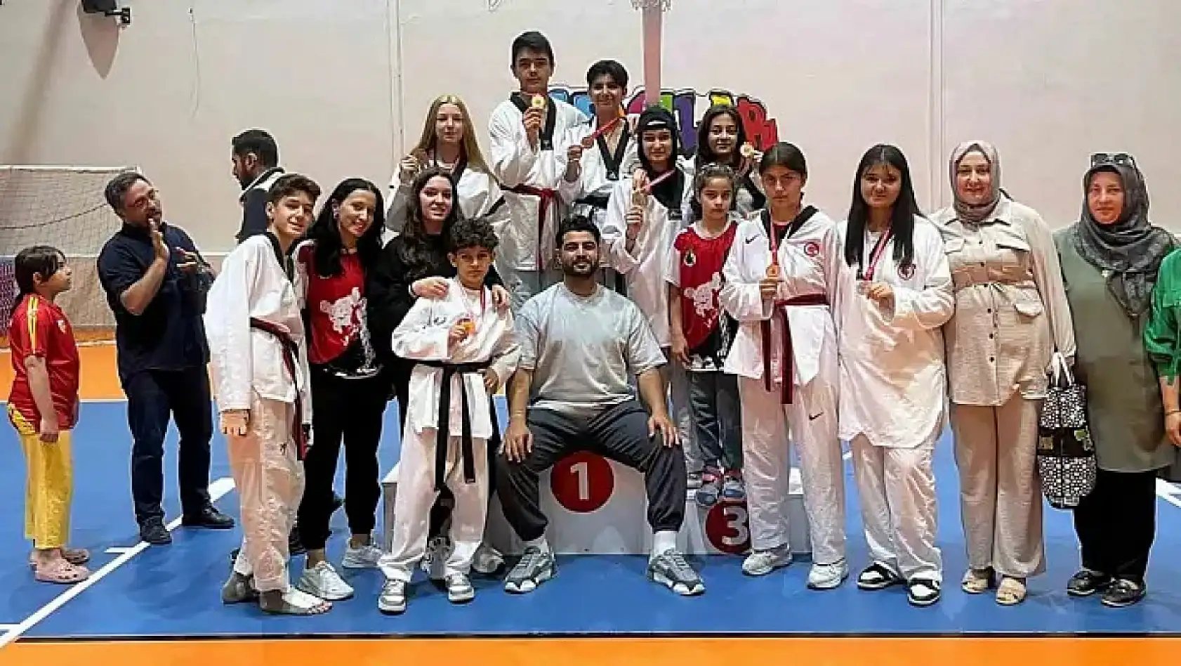 Kayseri'de bayramın ilk günü neler yaşandı? - Acemi kasaplar, Hileli sucuk ve uyarılar...