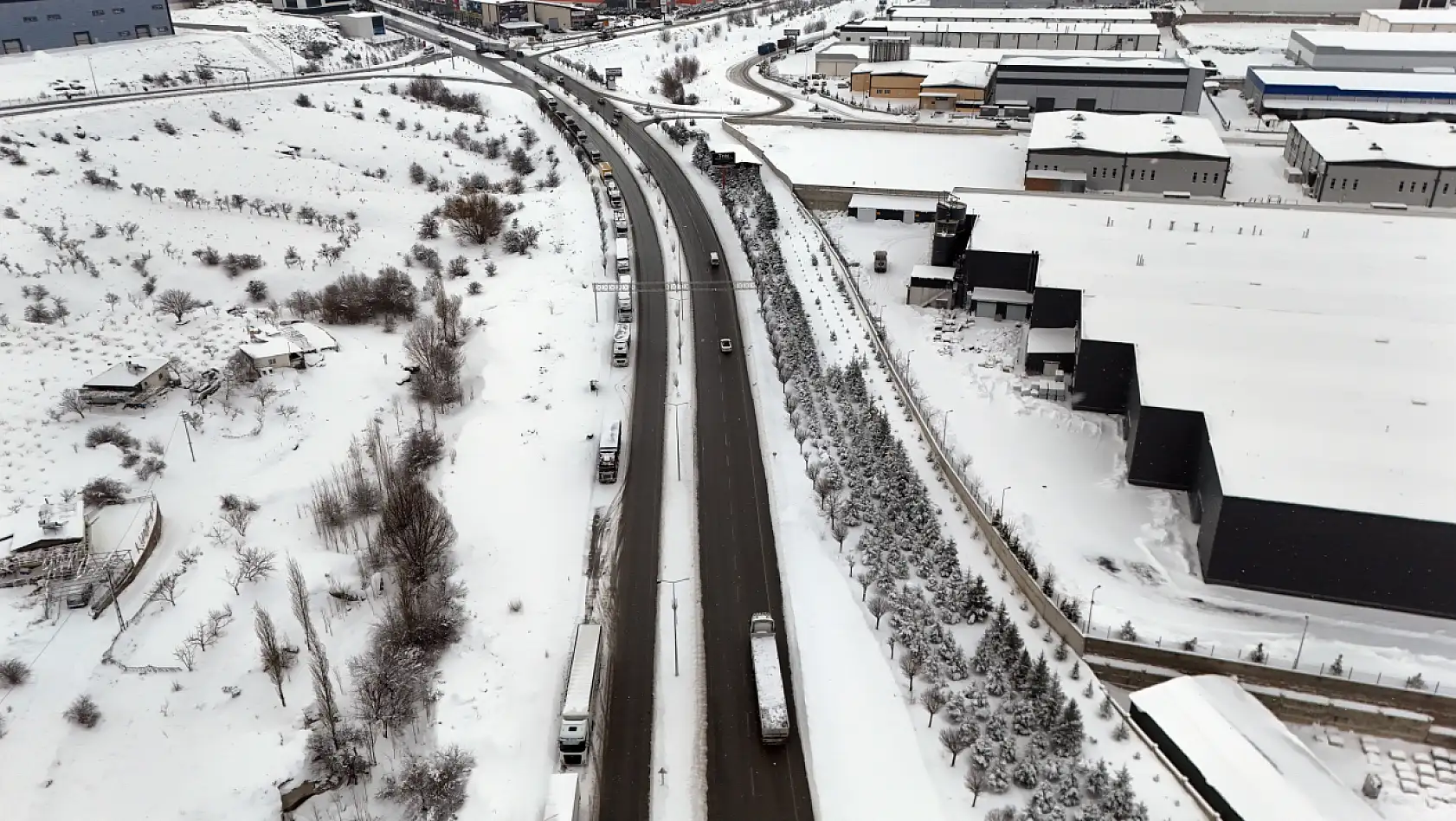 Kayseri'de sınır kapısını aratmayan görüntüler!