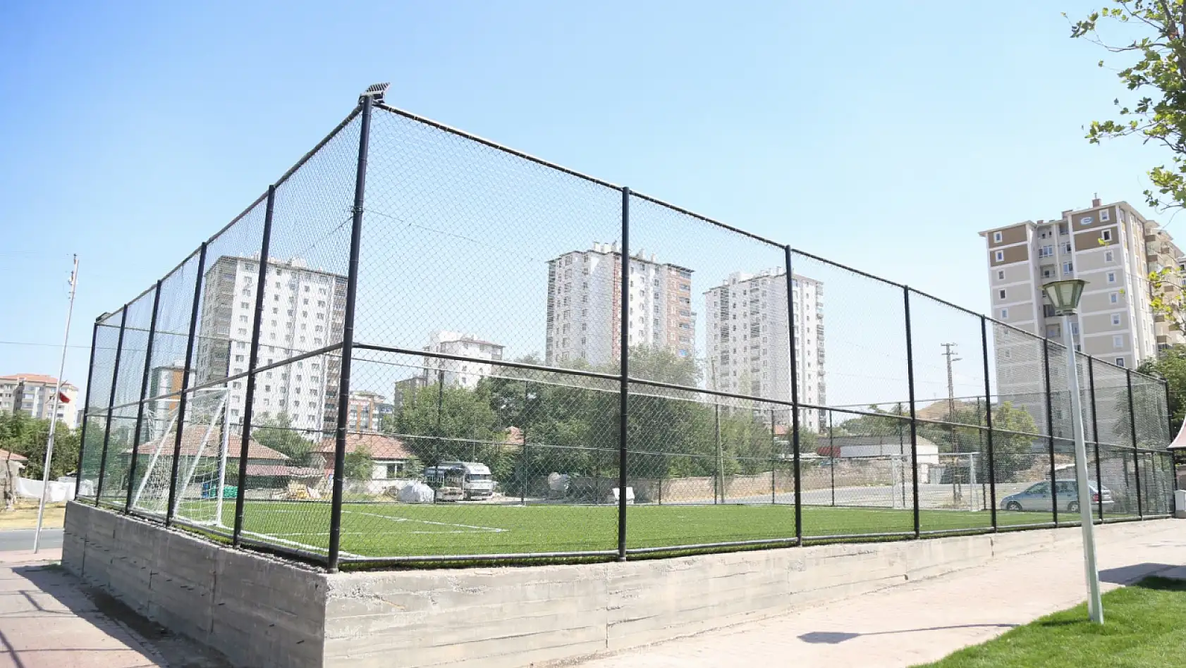 Kayseri'ye modern futbol sahaları yapılıyor