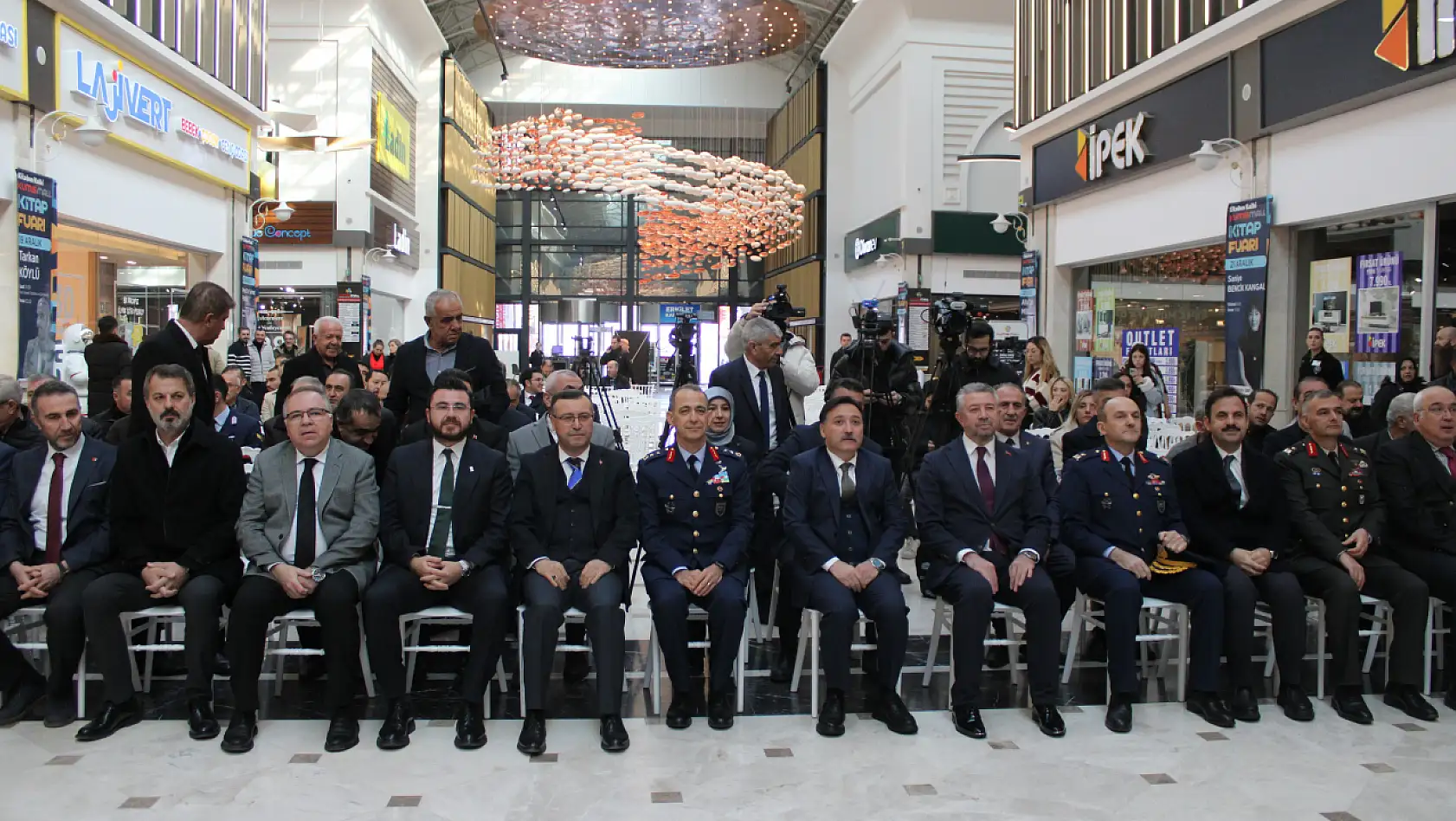 KUMSmall kitap fuarı kapılarını açtı