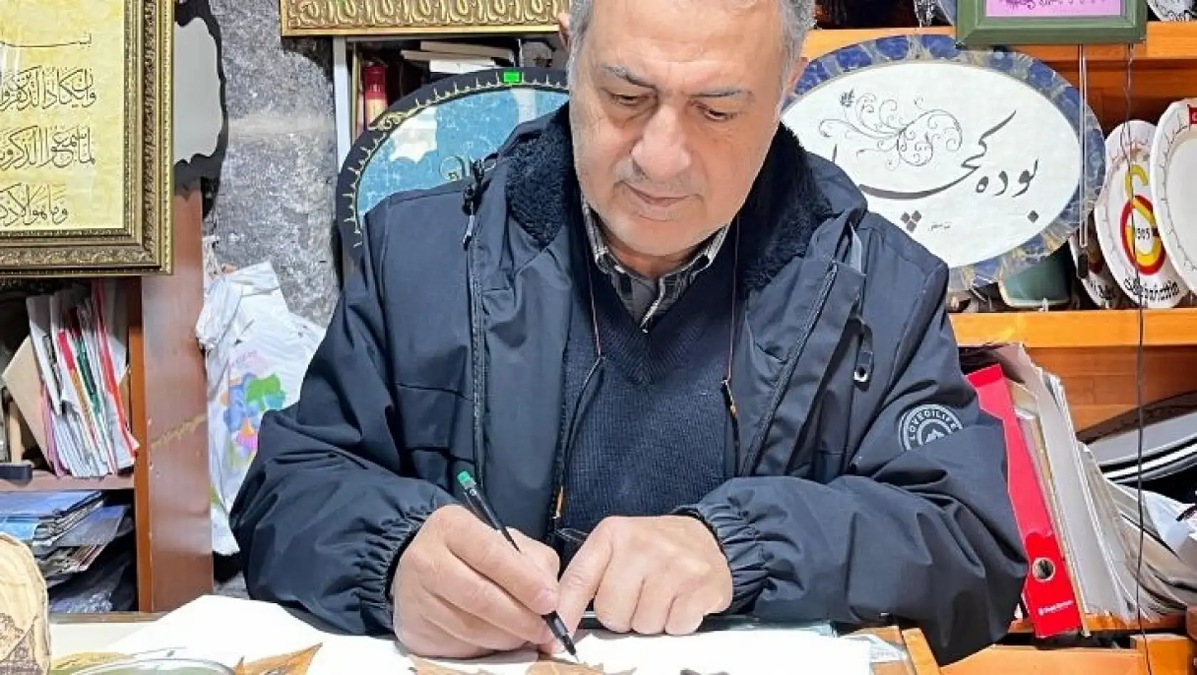 Kayseri'de yapraklara yazılan sanat