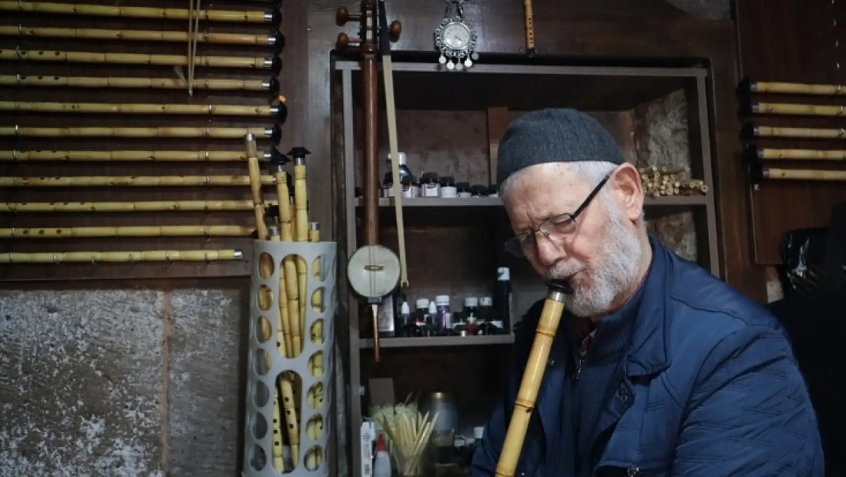 Mevlana'nın beyitiyle başladı, 40 yıldır ney üflüyor