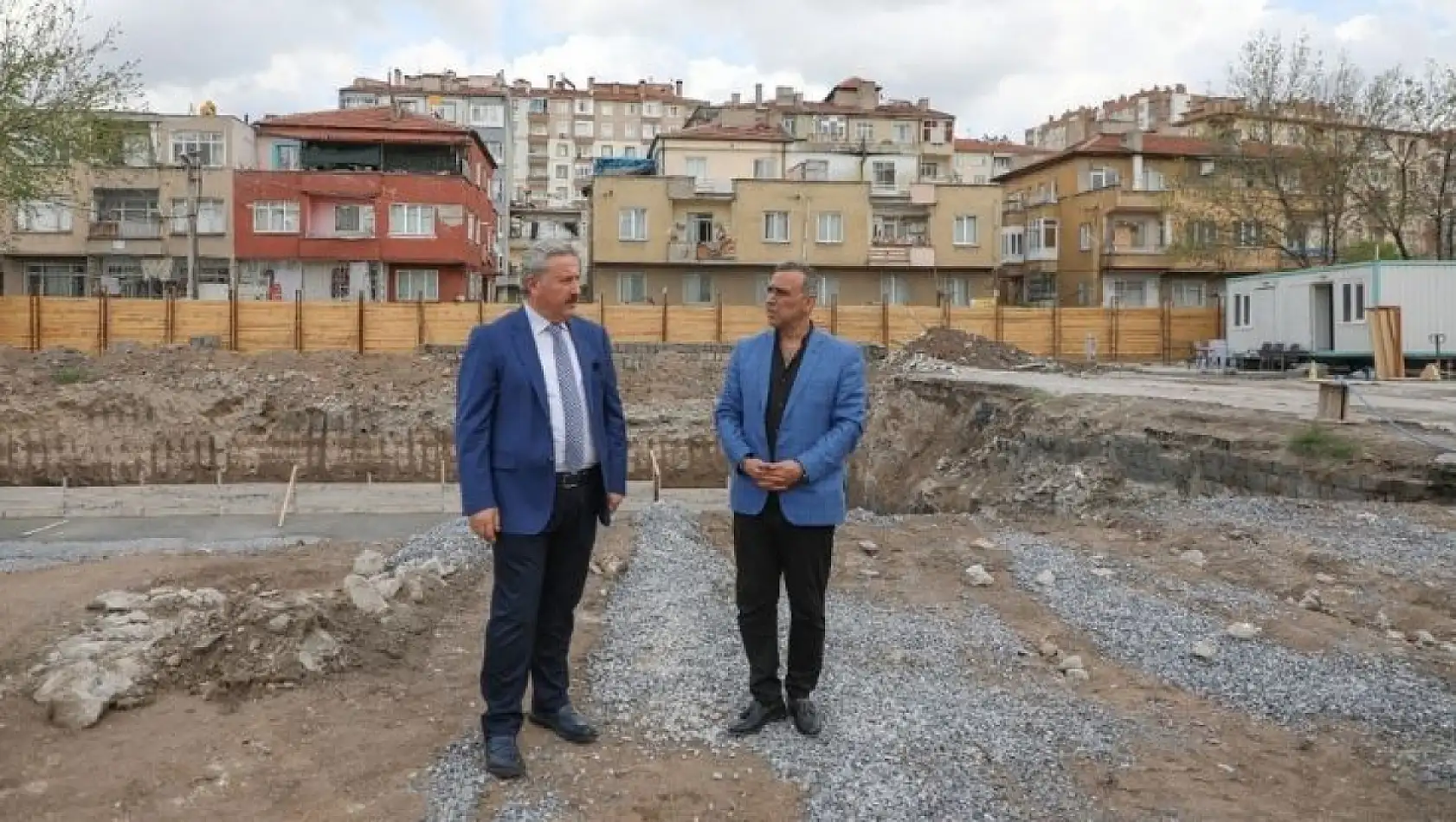 Melikgazi Belediyesi'nde kentsel dönüşüm atağı! İlk kazma vuruldu