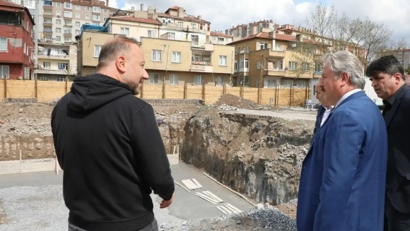 Melikgazi Belediyesi'nde kentsel dönüşüm atağı! İlk kazma vuruldu