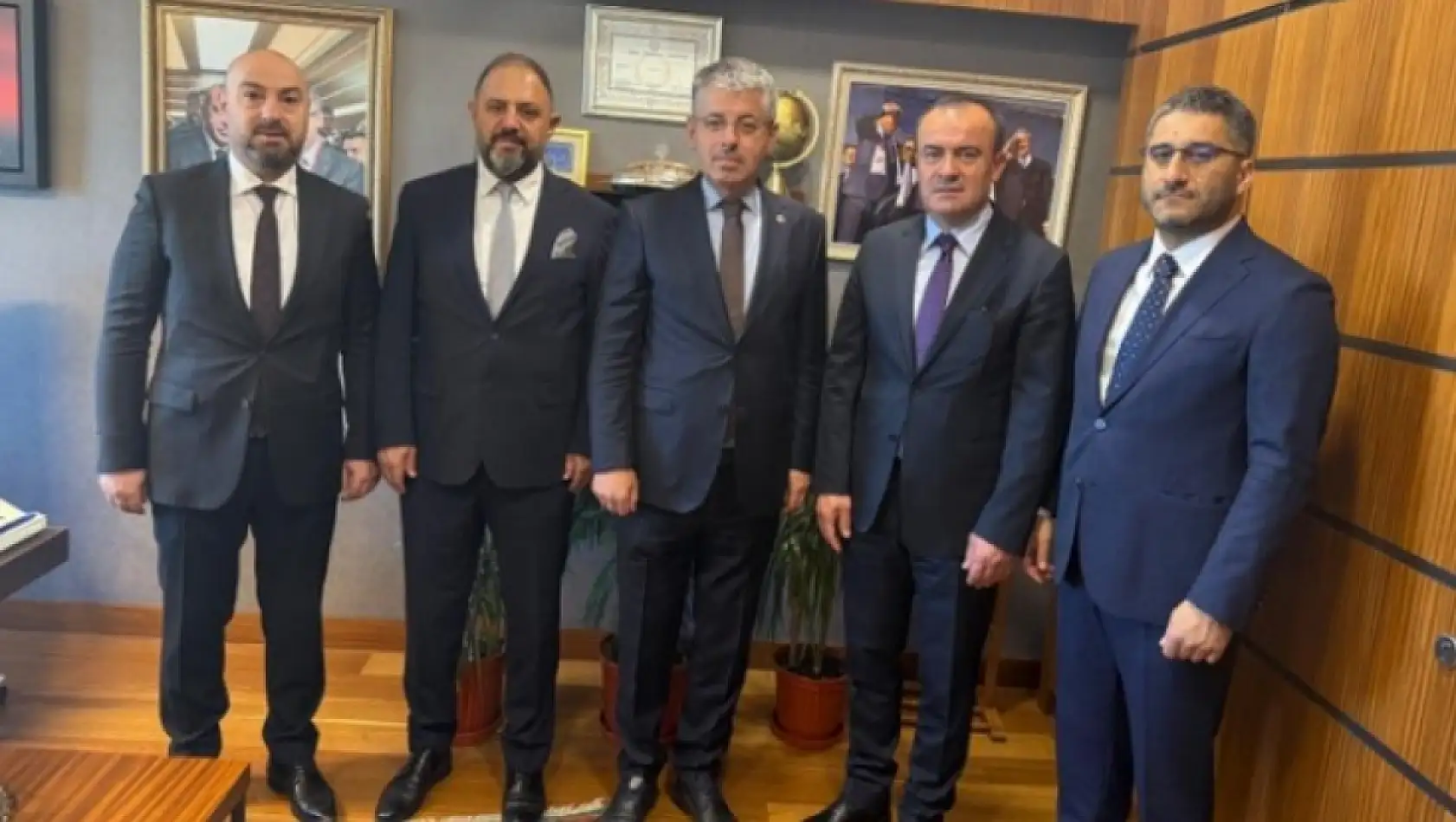 Kayseri'de sosyal medya gündemi: Sporcular, şehit aileleri ve siyasi ziyaretler