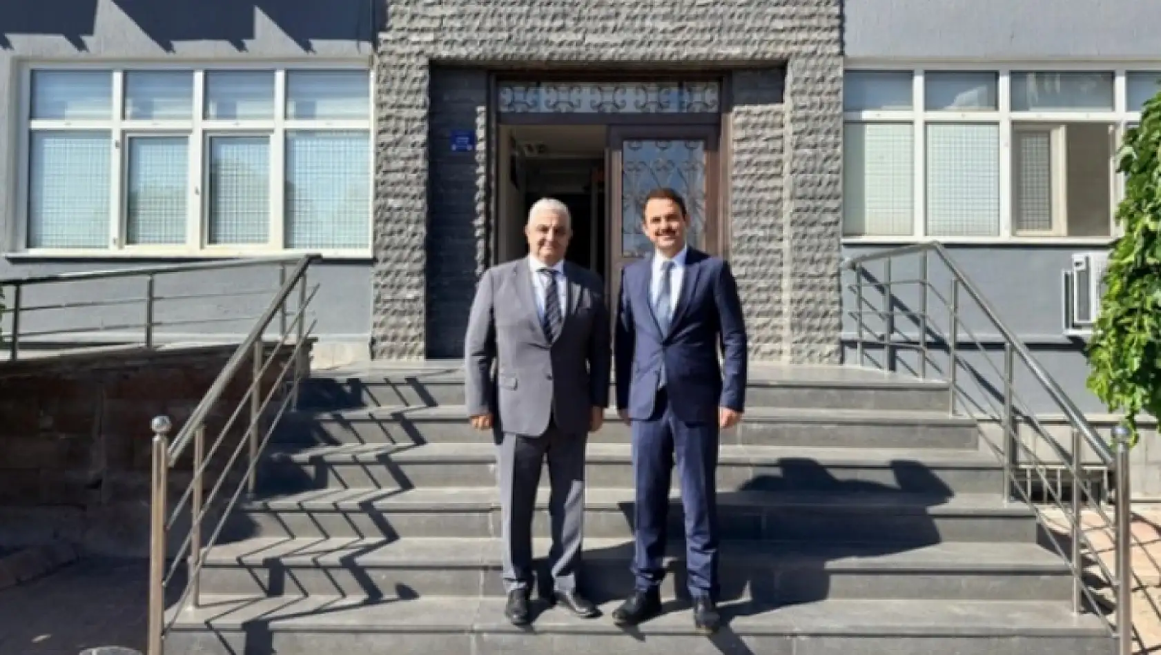 Kayseri'de sosyal medya gündemi: Sporcular, şehit aileleri ve siyasi ziyaretler