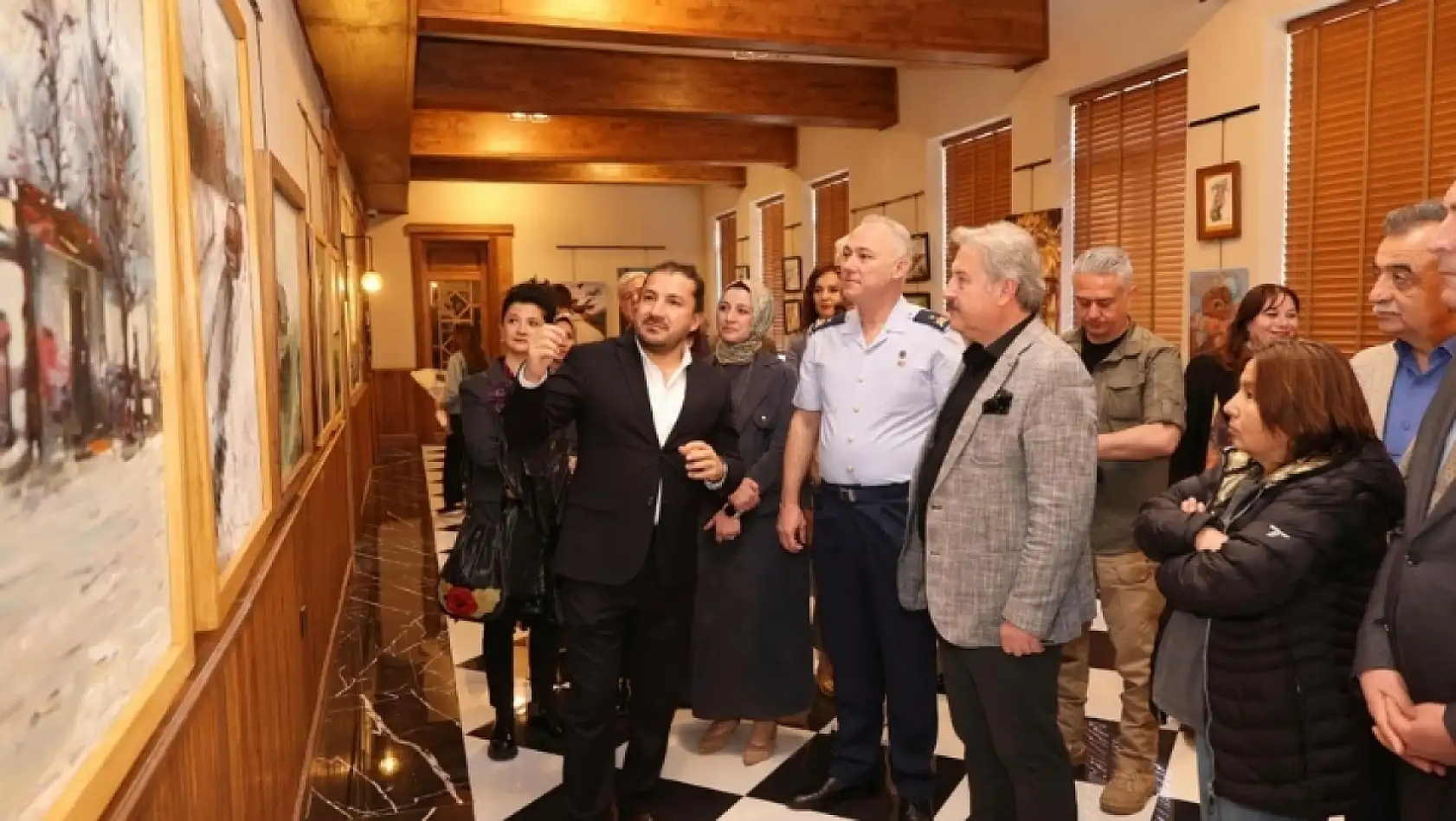 Kayseri'de Karma Resim Sergisi kapılarını açtı