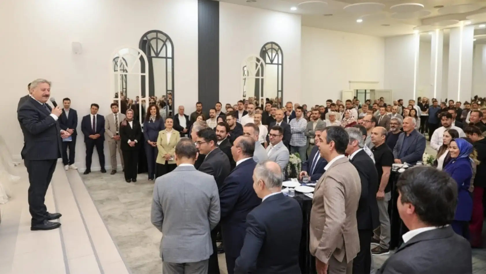 Başkan Palancıoğlu personelle bayramlaştı