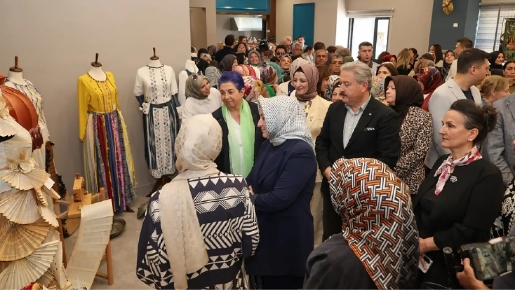 Melikgazi'den kadınlara ve gençlere yeni yaşam merkezi