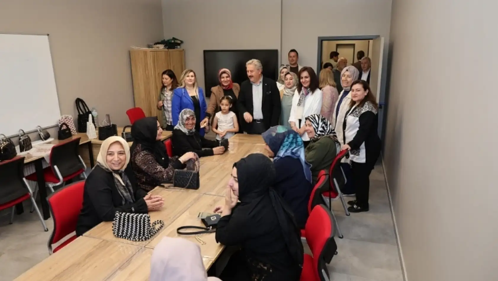 Melikgazi'den kadınlara ve gençlere yeni yaşam merkezi