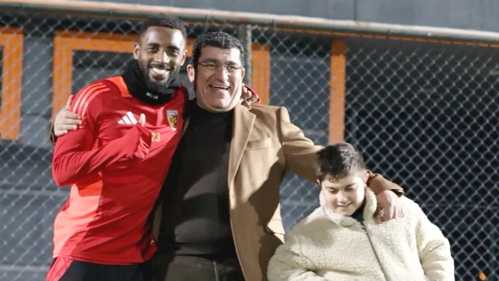 Kayserispor'da transfer tahtası açılıyor mu? Başkan Açıkalın müjdeyi Antalya'dan verdi