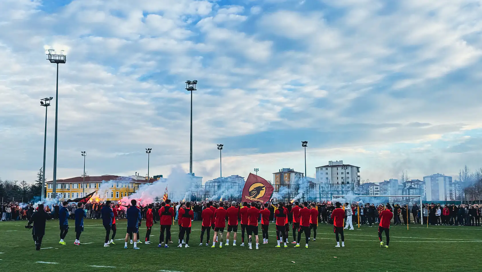 Binlerce Kayserispor taraftarı tesislerdeydi: Bir tek o isim yoktu!