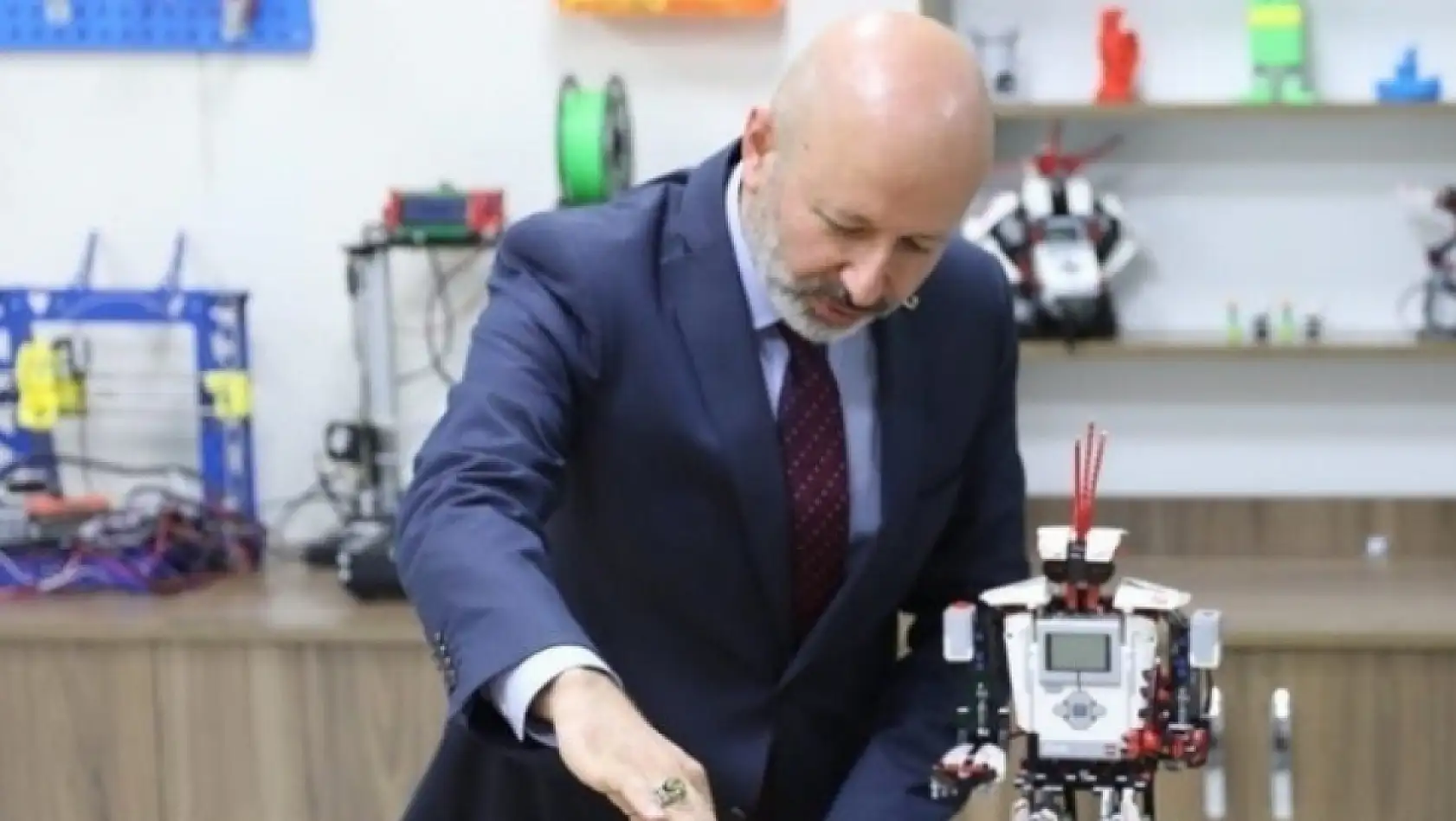 Kocasinan'da büyük dönüşüm: İHA'lar, robotlar, yerli asfalt…