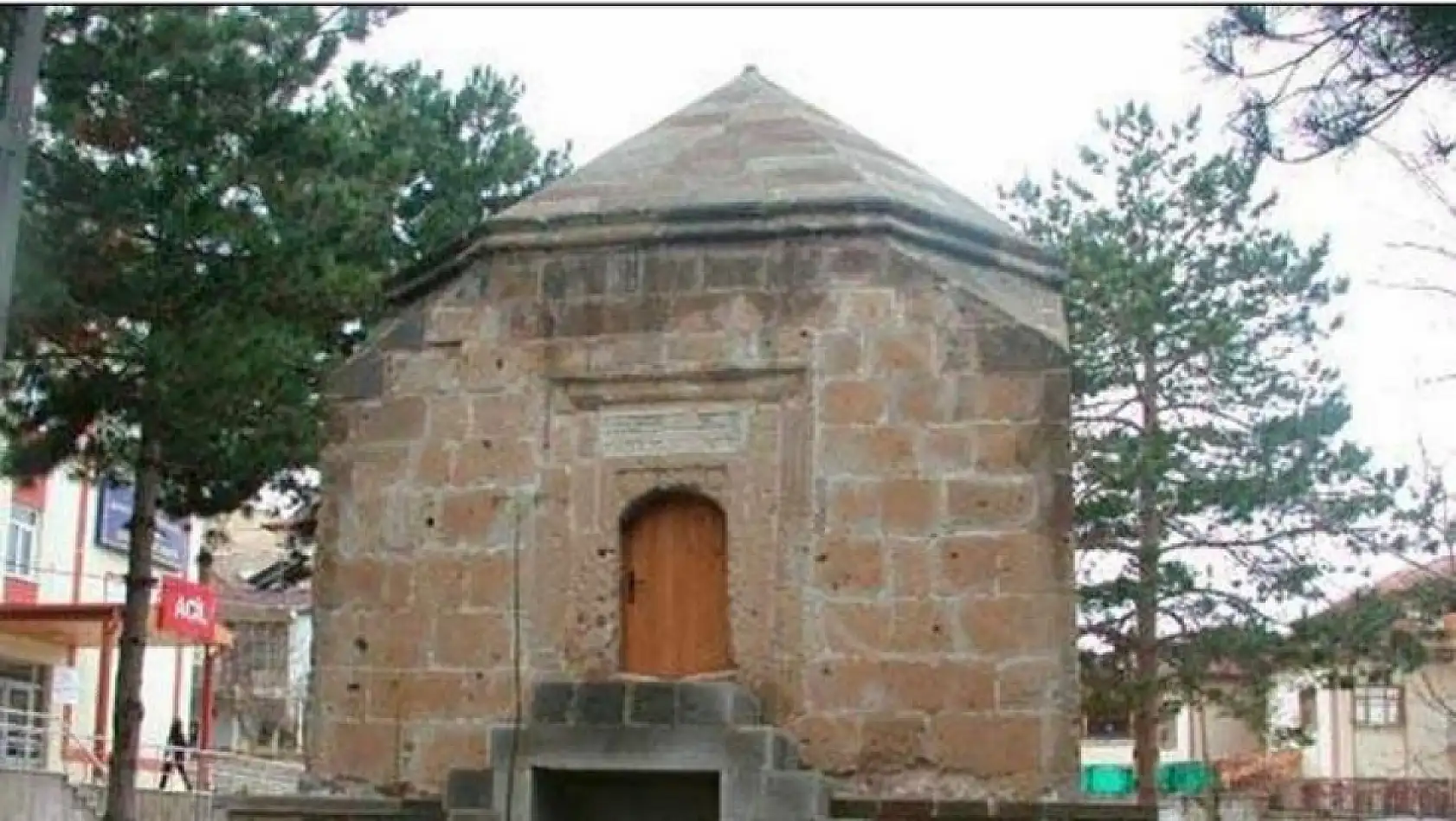 Kayseri'de o ilçenin ortasında gizli kalmış 4 türbe: Yerel halk biliyor, peki ya siz?