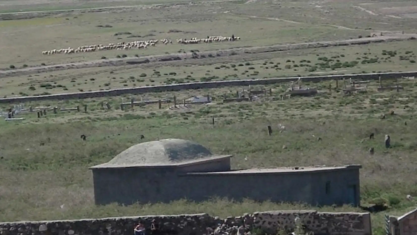 Kayseri'de o ilçenin ortasında gizli kalmış 4 türbe: Yerel halk biliyor, peki ya siz?