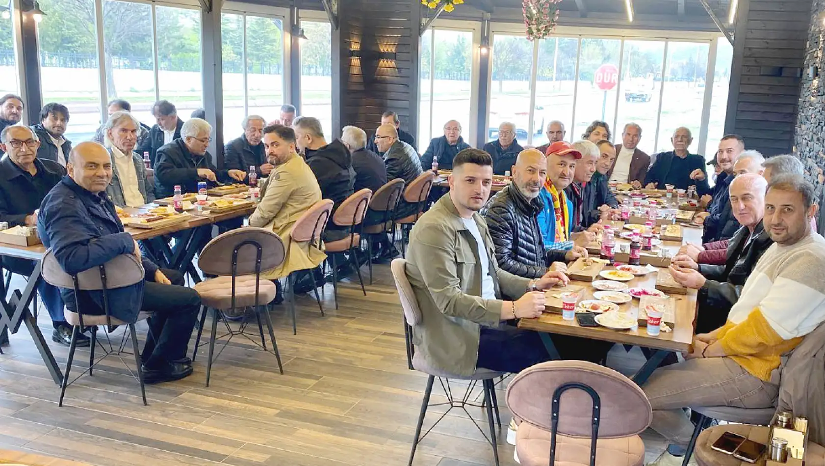 Kayserispor'un duayenleri bakın ne için bir araya geldi? Kimler katıldı, neler konuşuldu?