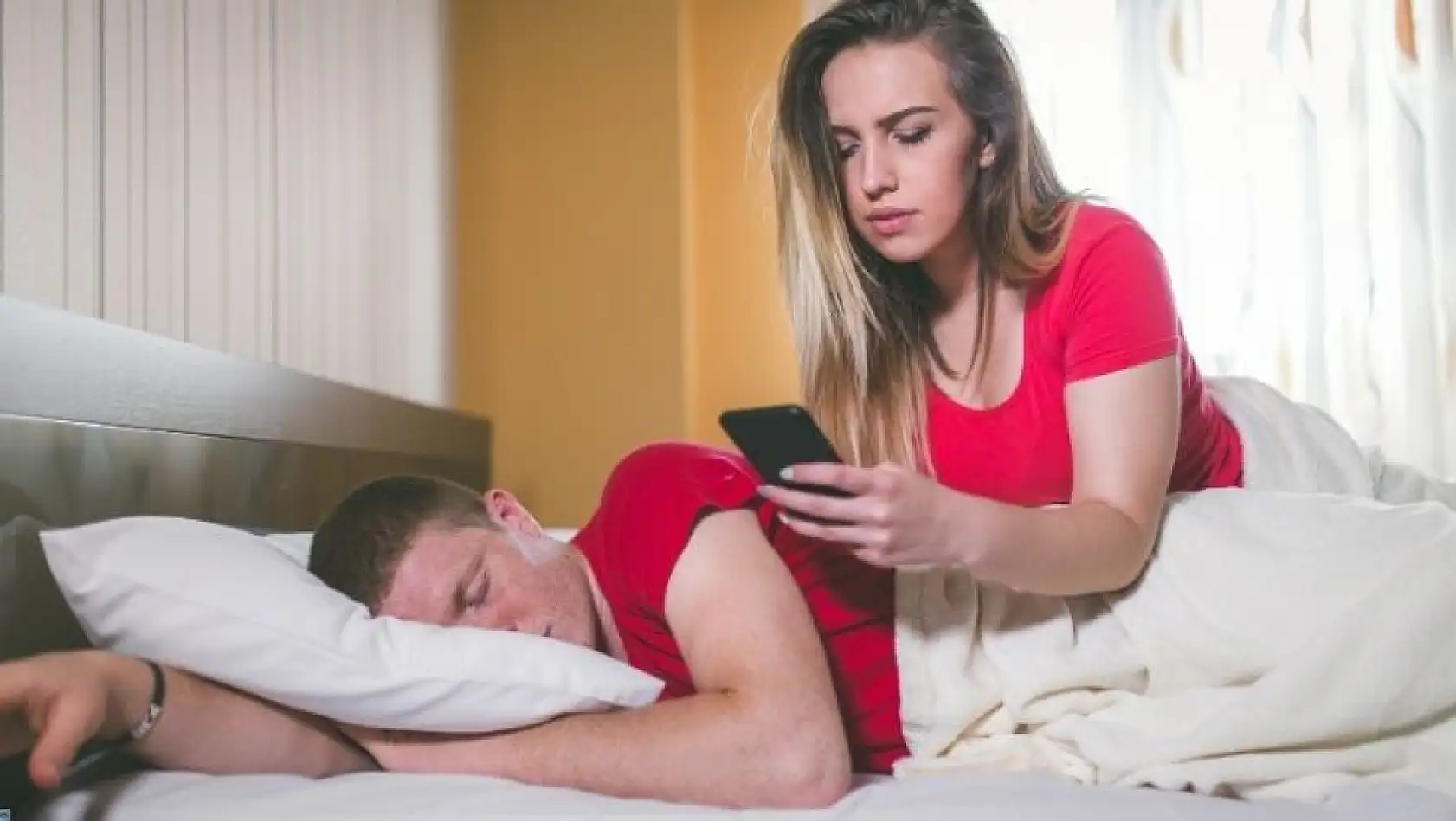 Türkiye'de aşk, evlilik ve sadakat üzerine çarpıcı araştırma: Toplum geleneklere mi dönüyor?